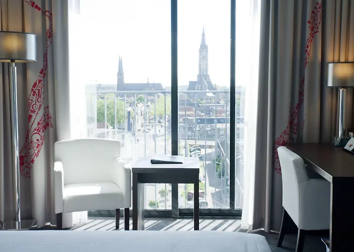 Hampshire - Centre 4* دلفت